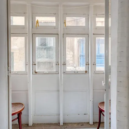 Charming 1br Townhouse Apartment, Old Apartamento