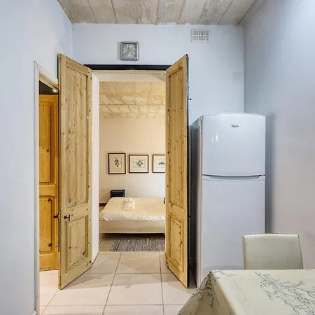 Charming 1br Townhouse Apartment, Old Apartamento *