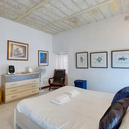 Charming 1br Townhouse Apartment, Old Apartamento