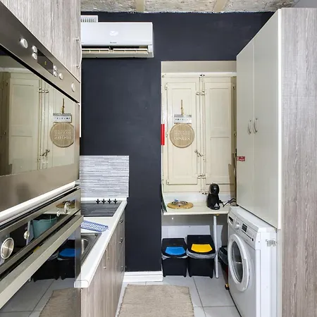 Charming 1br Townhouse Apartment, Old Apartamento