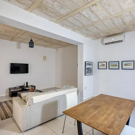 Charming 1br Townhouse Apartment, Old * La Valeta
