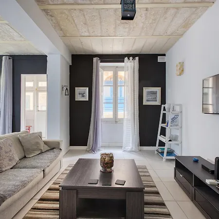 Charming 1br Townhouse Apartment, Old *