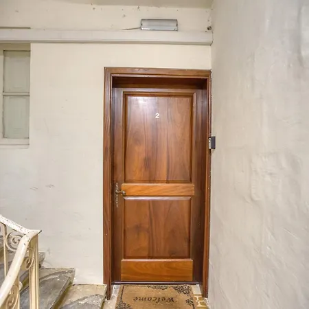 Charming 1br Townhouse Apartment, Old Apartamento *