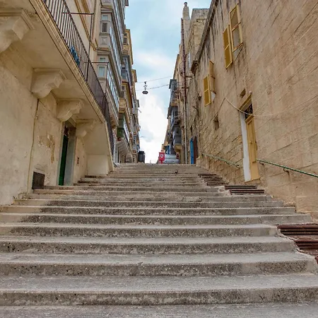 Charming 1br Townhouse Apartment, Old La Valeta